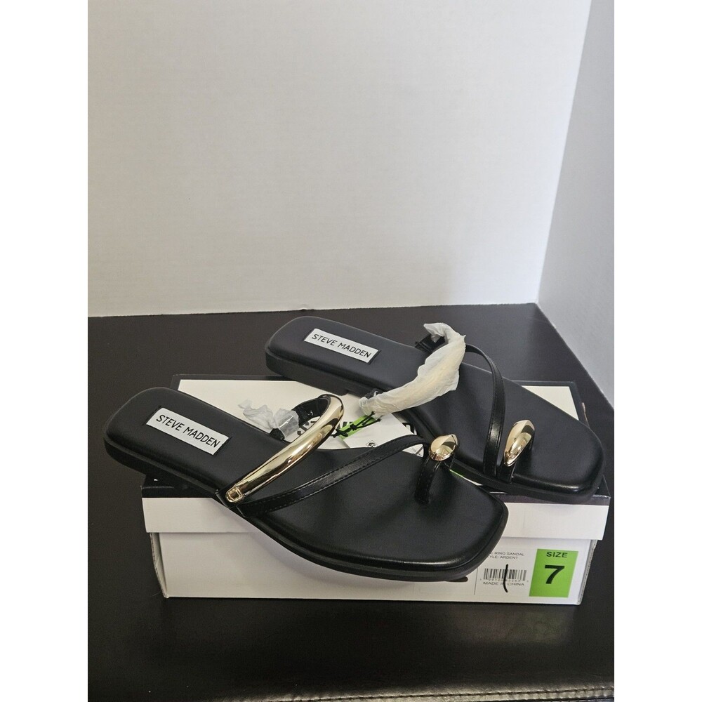 Sz 7 - Steve Madden Toe Ring Sandal Ardent Black